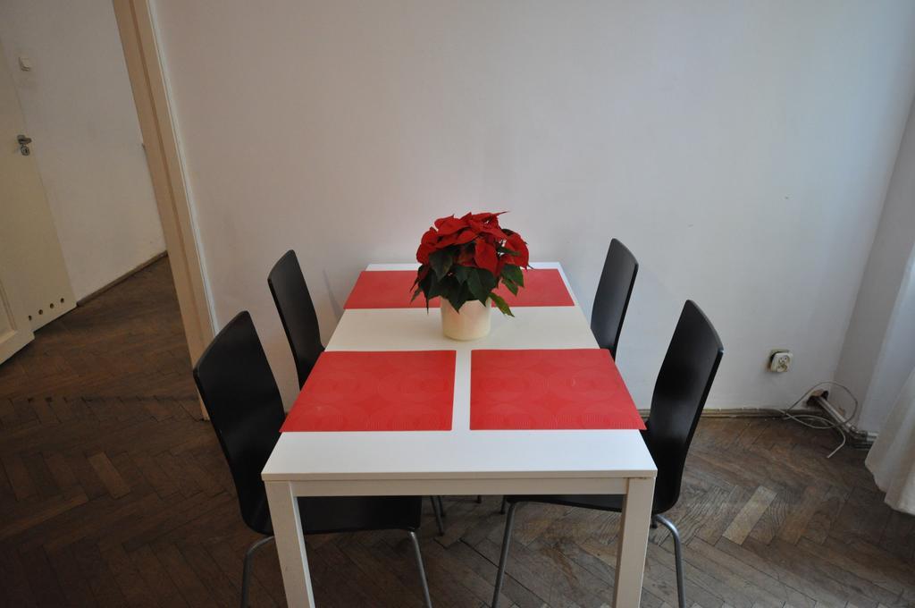 Hostel Yellow Cracovie Extérieur photo